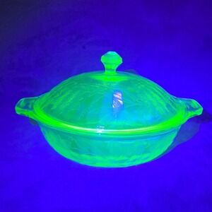 Vtg Jeannette Glass Covered Casserole Dish Poinsettia Green Depression Uranium